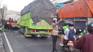 Kecelakaan-lalu-lintas-terjadi-di-Jalan-Raya-Bogor-Rabu-14525.jpg