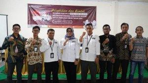 Ketua-KPU-Kabupaten-Bogor-Ummi-Wahyuni-keempat-dari-kiri-berfoto-bersama-Komisioner-KPU.jpg