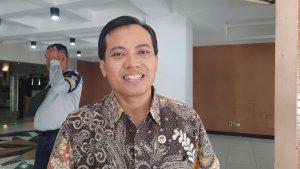 Ketua-KPU-Kota-DepokNana-Shobarna-saat-ditemui-di-Hotel-Bumiwiyata-Depok.jpg