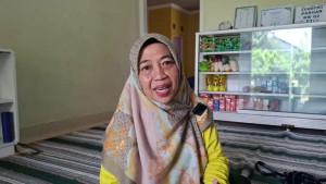 Ketua-Lumbung-Pangan-RW-02-Kelurahan-Tanah-Baru-Anni-Sofia.jpg