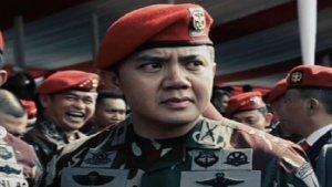 Mayor-Teddy-Pakai-Seragam-Kopassus.jpg