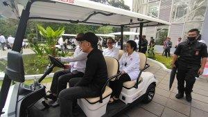 Megawati-Soekarnoputri-berkeliling-Kebun-Raya-Bogor.jpg