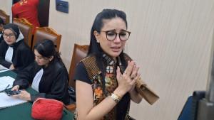 Nikita-Mirzani-sedih.jpg