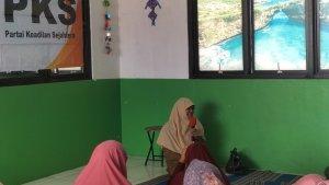 Nur-Azizah-Tamhid-saat-acara-Dauroh-Tahsin-Al-Quran-di-TPA-Ar-Raudhoh.jpg