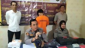 Pelaku-pencurian-rumsong-saat-malam-takbiran-digiring-di-Mapolsek-Cinere.jpg