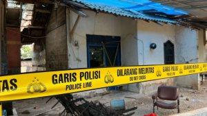 Penampakan-rumah-warga-yang-dirusak-dan-dibakar-OTK.jpg