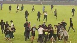 Persitiwa-pemukulan-Steward-atau-petugas-lapangan.jpg