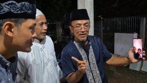Pesawat-yang-membawa-jemaah-haji-asal-Kota-Depok-diancam-bom-keluarga-gelar-doa-pengajian.jpg