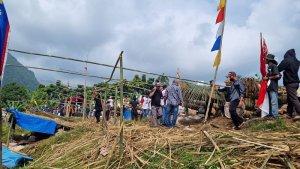 Pesta-rakyat-Festival-Kuluwung-sukses-digelar-di-Kecamatan-Sukamakmur.jpg