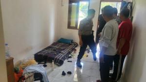 Polisi-olah-TKP-penemuan-mayat-seorang-pria-di-Gunung-Putri-Kabupaten-Bogor.jpg