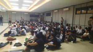Polres-Bogor-menangkap-197-siswa-SMK-yang-hendak-bergabung-dalam-aksi-unjuk-rasa.jpg