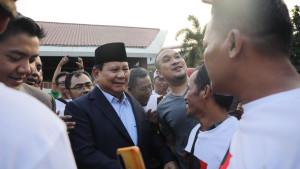 Prabowo-Subianto-disambut-saat-tiba-di-Bandara-Adi-Soemarmo-Solo.jpg