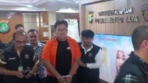 Pria-Bikin-Onar-Yudo-Andreawan.jpg