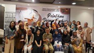 Puluhan-pelaku-IKM-bidang-fesyen-mengikuti-pelatihan-desain-Disdagin-Kota-Depok.jpg