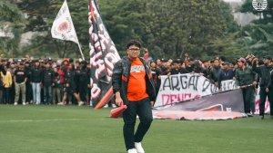 Ratusan-The-Jakmania-mendatangi-lapangan-latihan-Persija-Jakarta-di-Bojongsari.jpg