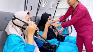 Sejumlah-pasien-mengikuti-terapi-hiperbarik.jpg