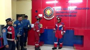 Sejumlah-petugas-Damkar-Kabupaten-Bekasi.jpg