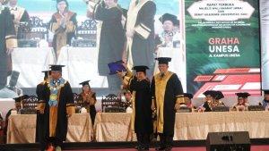 Sekjen-Kemenkumham-Terima-Honoris-Causa.jpg