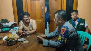 Seorang-pria-mabuk-bersajam-berhasil-diamankan-usai-membuat-kegaduhan-di-Cilangkap.jpg