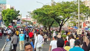 Suasana-CFD-di-Jalan-Margonda-Depok-dipenuhi-oleh-masyarakat-Minggu-792025.jpg