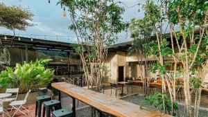 Suasana-Melala-Coffee-Eatery-Pancoran-Mas-Depok.jpg