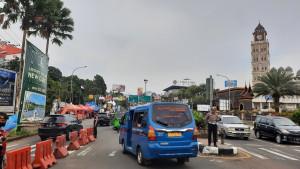 Suasana-lalu-lintaa-di-Simpang-Gadog-Ciawi-pada-Sabtu.jpg