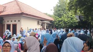 Suasana-open-house-di-kediaman-Cawalkot-Depok-Supian-Suri-Jumat.jpg