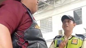 Suhada-alias-Jagoan-Cikiwul-yang-meminta-tunjangan-hari-raya-THR-Lebaran-ke-perusahaan.jpg