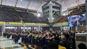 Susana-wisuda-UI-sesi-lima-di-Balairung-UI-Kampus-Depok.jpg