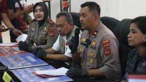 Wakapolres-Bogor-Kompol-Wisnu-Perdana-Putra-kedua-dari-kanan.jpg