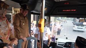 Wali-Kota-Depok-Mohammad-Idris-meninjau-bus-BTS.jpg