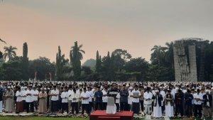 salat-Idul-Adha-1445-Hijriah-di-lapangan-Tegar-Beriman-di-Cibinong.jpg