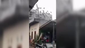 sejumlah-rumah-di-Jalan-Rawadas-Kelurahan-Pondok-Kopi-rusak.jpg