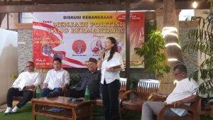 tengah-berpeci-dengan-penanggap-tiga-caleg-PSI-dari-kiri.jpg