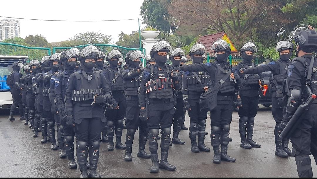 Cegah Penyusup & Kericuhan Selama Demo Mahasiswa di DPR-Monas, Polisi Saring Masa Aksi Unjuk Rasa