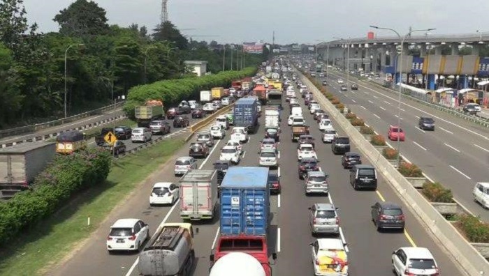 Arus-lalu-lintas-di-Tol-Jagorawi-arah-Bogor.jpg