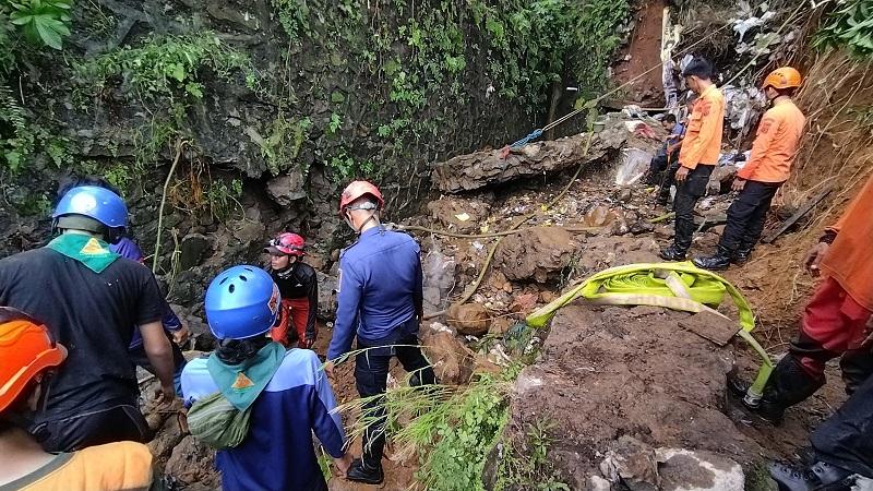 BPBD-Kota-Bogor-perluas-pencarian-korban-hilang-di-gorong-gorong.jpg