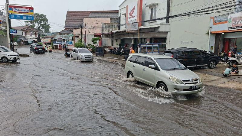 Banjir-Taman-Duta.jpg