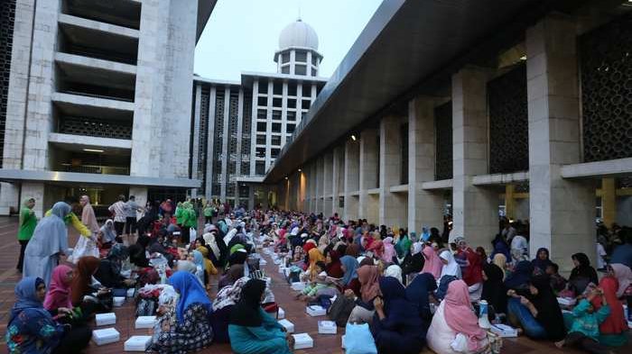 Bukber-Mesjid-Istiqlal.jpg