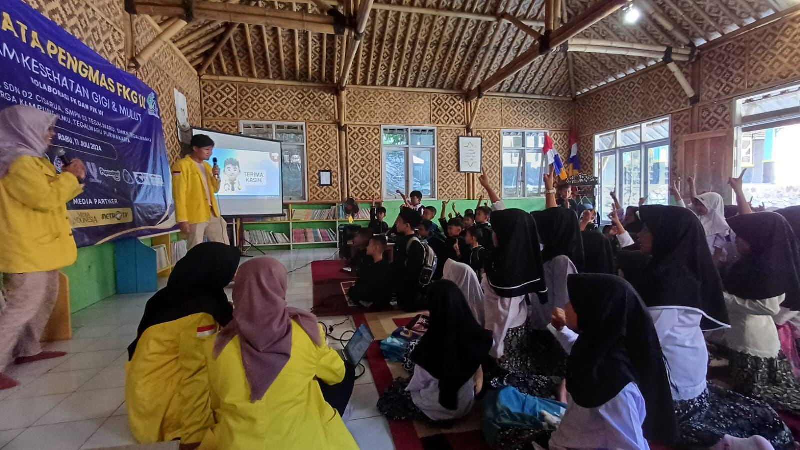 Edukasi-PHBS-yang-dilaksanakan-FIK-UI-bersama-FK-UI-dan-FKG-UI.jpg