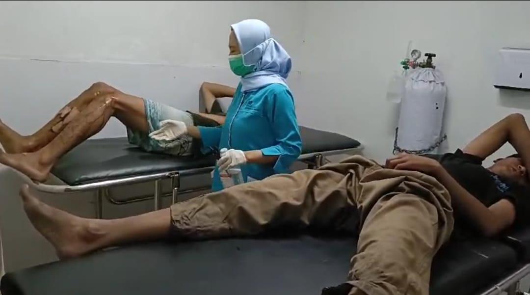 Empat-anggota-Damkar-Depok-yang-memahami-luka-bakar-dilarikan-ke-RS.jpg