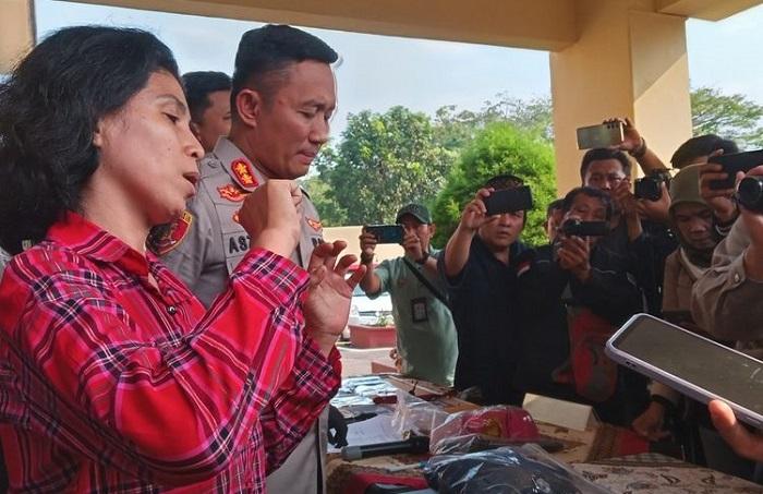 Geyflin-Trise-45-sopir-taksi-online-di-Polres-Cianjur.jpg