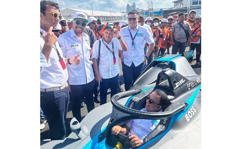 Gubernur-DKI-Jakarta-Anies-Baswedan-meninjau-sirkuit-Formula-E-Jakarta-E-Prix.jpg