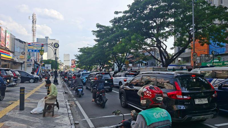 Jalan-Margonda-Raya-Depok-macet.jpg