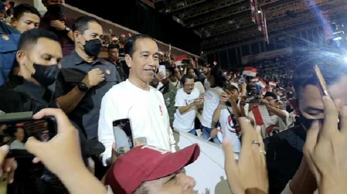 Jokowi Tiba di Puncak Musra 2023, Disambut Sangat Meriah Ribuan Relawan Peserta Musra