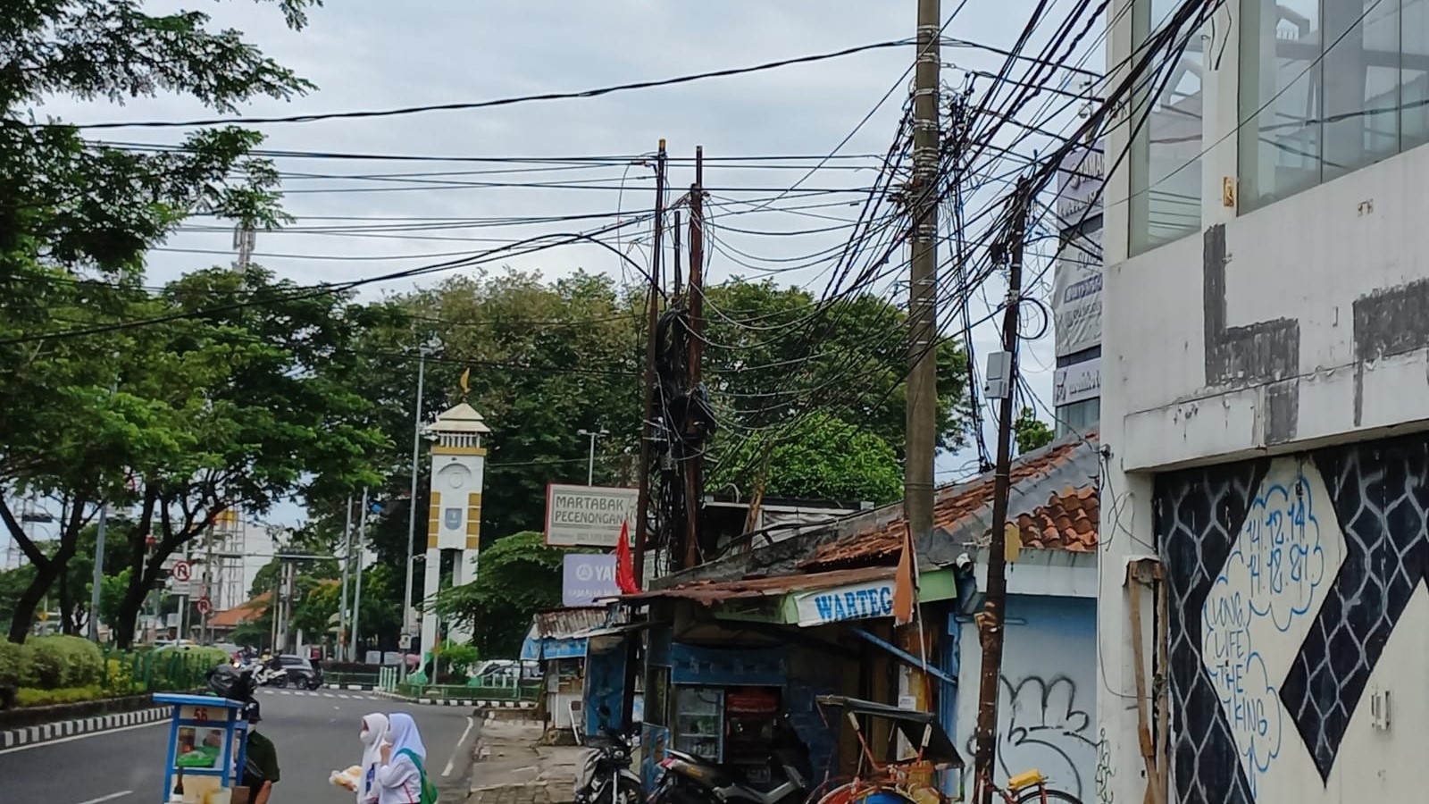 Bertemu Ridwan Kamil, Mohammad Idris Curhat Soal Semrawutnya Kabel Listrik di Kota Depok