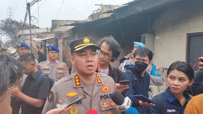 Kabid-Humas-Polda-Metro-Jaya-Kombes-Pol-Trunoyudo-Wisnu-Andikodi-lokasi-kebakaran.jpg