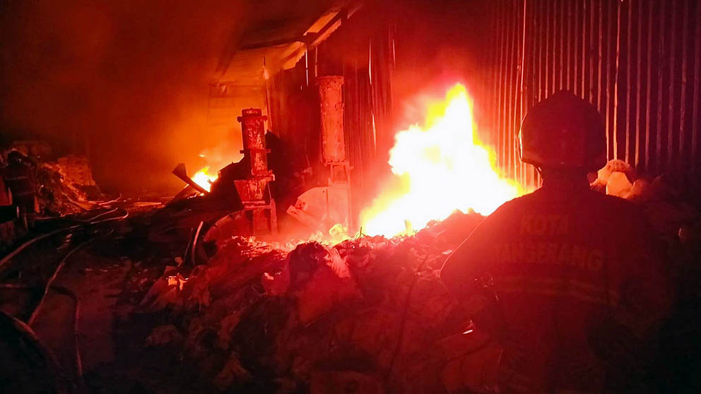 Kabar Baik, PKS Usulkan Gaji Anggota Damkar DKI Jakarta Ditambah Rp 1 Juta, Ini Alasannya