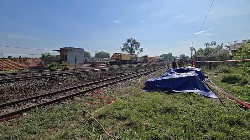 Evakuasi KA Purwojaya Anjlok di Bekasi Selesai, Jalur Rel Bisa Dilalui dengan Kecepatan Terbatas