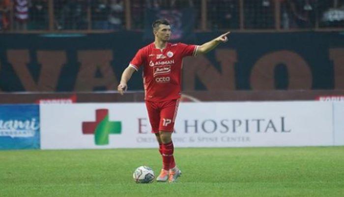 Ondrej-Kudela-Sedang-Bawa-Bola.jpg